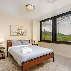 Apartment Sprawling Stadium Views Wonderful Location 24-7 Parking Gym Lounge, Pittsburgh