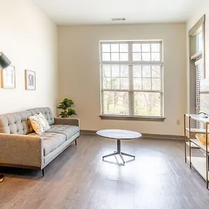 https://urban-living-1br-in-uptown-area-pool-and-gym.1sthotelscharlotte.com