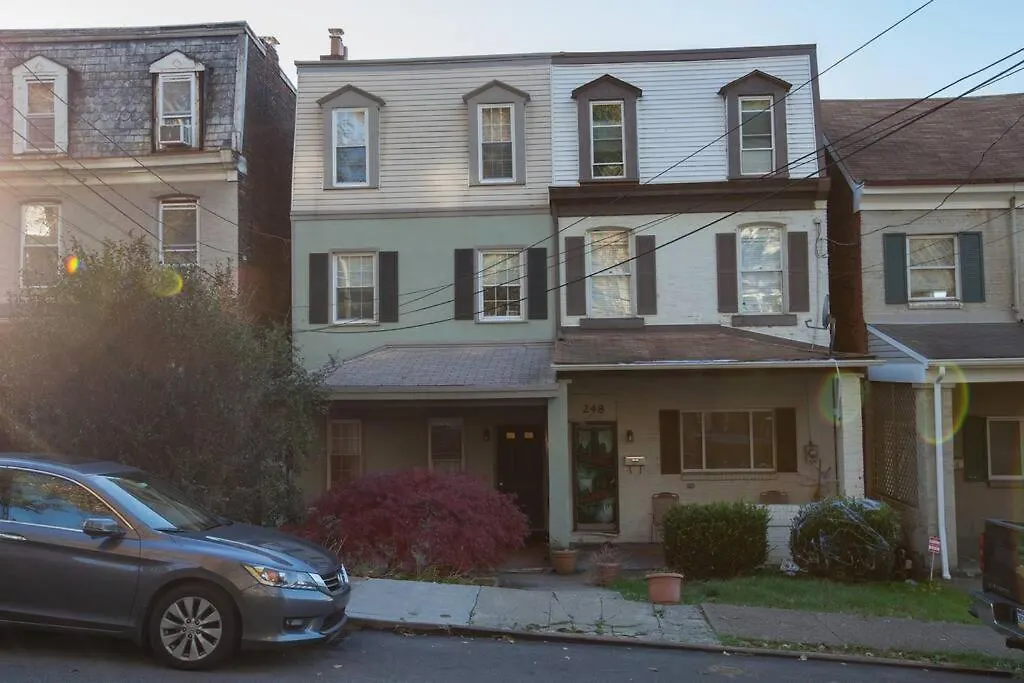 Hip & Cozy To Explore The City Or Catch A Game Pittsburgh Apartment
